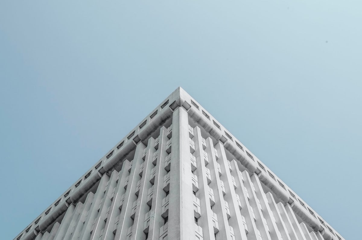 【题干】4.  下面的句子中有四个错别字，把它们找出来填入表